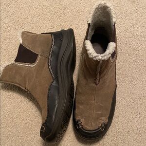 Lands' End Tan Winter & Rain Boots size 6.